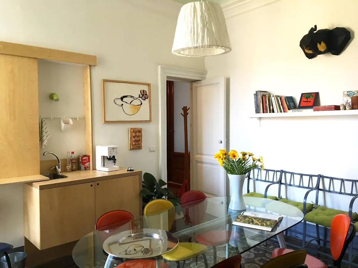 Tricora Sicilian B&B Catânia Alojamento de Acomodação e Pequeno-almoço