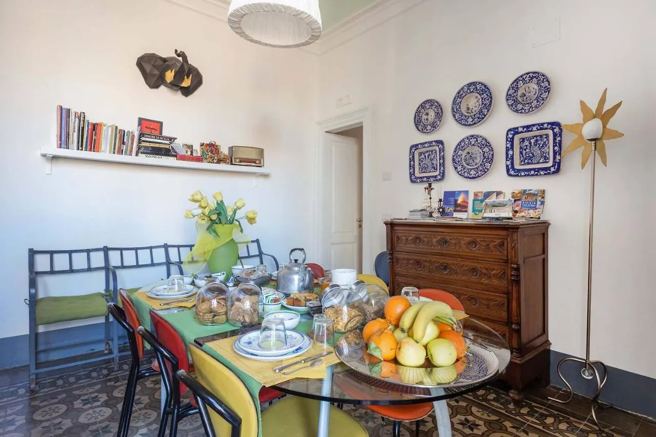 Tricora Sicilian B&B Catânia Alojamento de Acomodação e Pequeno-almoço