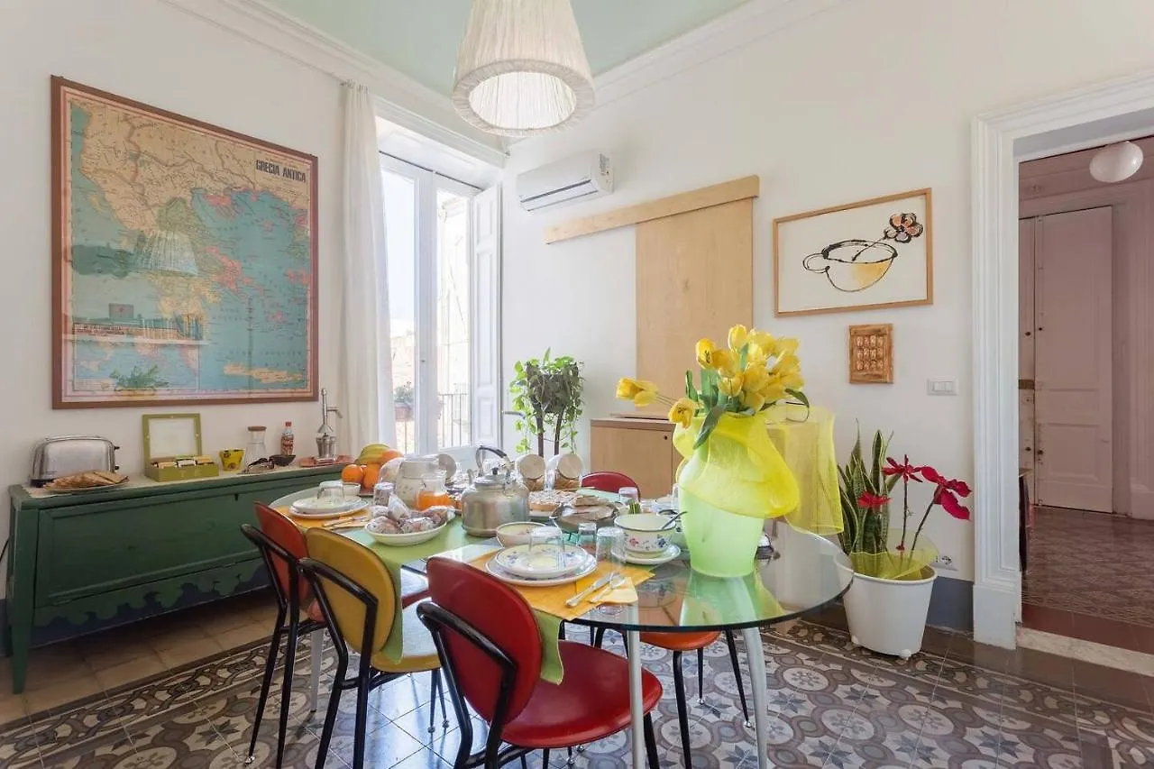 Tricora Sicilian B&B Catânia Alojamento de Acomodação e Pequeno-almoço
